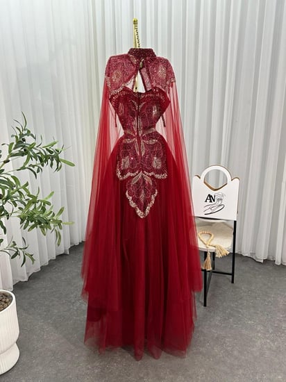 فستان سهره  اللون  احمر الخامة تل تطريز خرز راقي  من  متجر جوهره AN