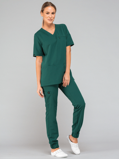 سكراب طبي نسائي AVA باللون أخضر من إِلدان – تصميم مريح بخامة مرنة وجيوب عملية