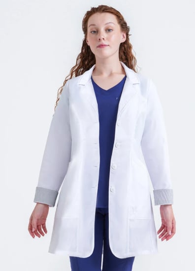 لاب كوت Lion Scrubs