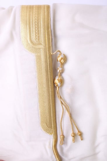 مشلح ملكي ابيض ذهبي