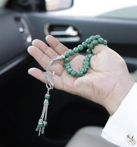 سبحه بالاسم حجر عقيق برازيلي  أخضر