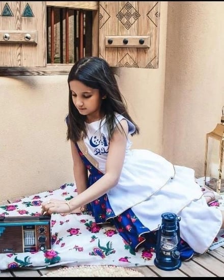 فستان شالكي ازرق وابيض