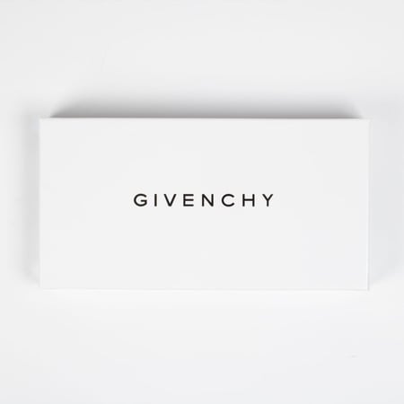 شماغ جيفنشي الاصدار الخاص آخر اصدار حديث