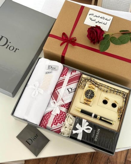 هدايا ماركة ديور بوكس الفخامة مع أجمل تغليف  لجعل هديتك أكثر تميزًا وفخامة