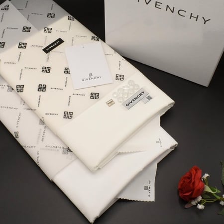 طقم رجالي ‍ قماش جفنشي صيفي  مع شماغ كلاسيك