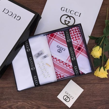 بوكس هدايا ماركة قوتشي  شماغ مع قماش