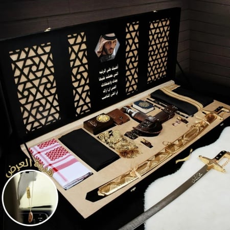 بوكس إهداء تذكاري رجالي فاخر بسيف ليزر مع جنبية و مشلح بتصميم خاص