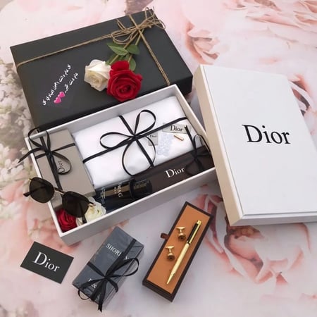 طقم هدايا رجاليه ماركة ديور