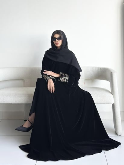 عبايه المخمل الملكية