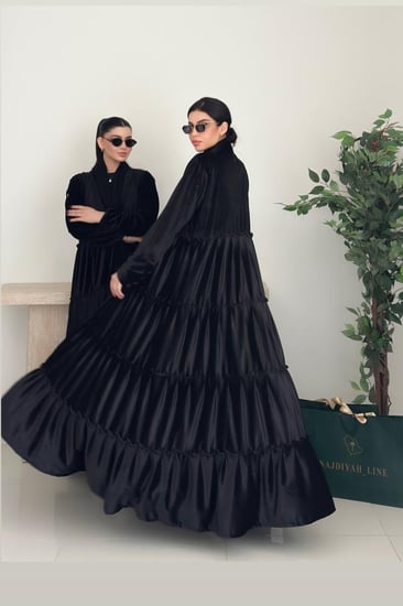 عبايه مخمل طبقات