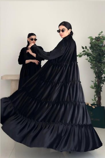 عبايه مخمل طبقات
