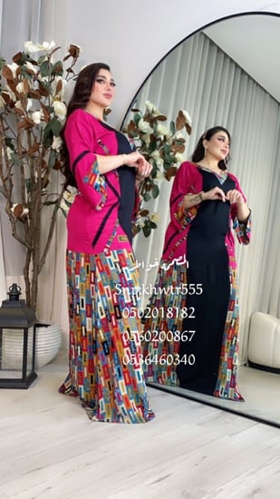 جلابية كويتية قطن فاخرة بلون ملكي ولمسات نقش هندسية – تصميم أنثوي يبرز جمال القوام بأسلوب عصري