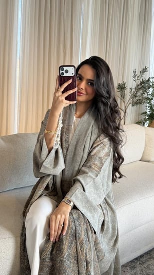 عباية حرير ديباج رمادي١