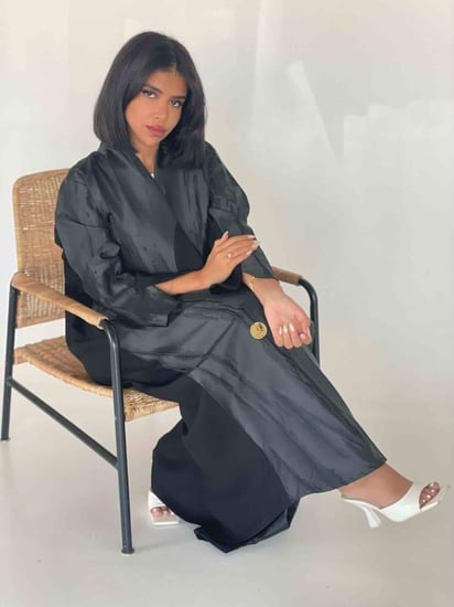 عبايه فخمه بالجاكار اسود