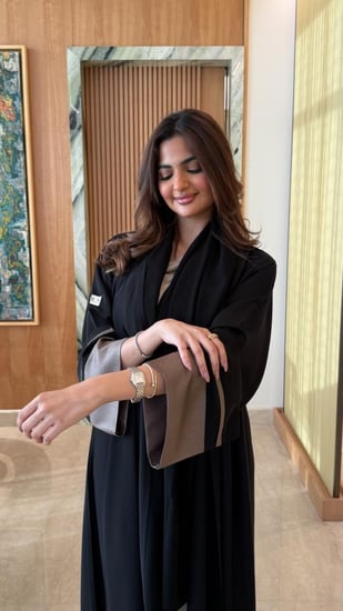 عبايات سوداء عمليه