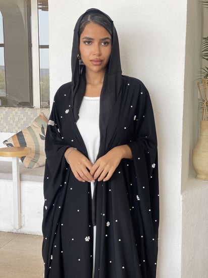 عبايات بشت سوداء كشخه