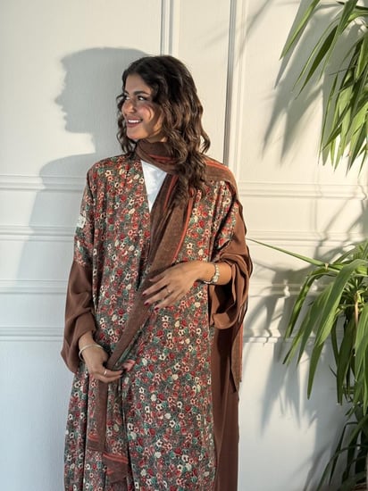 عباية الحرير البني جملي١