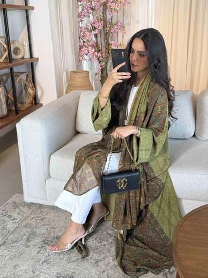 عباية حرير ايوان تفاحي