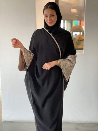 عبايه كتف قصة فراشة - متجر عزة المتميزة