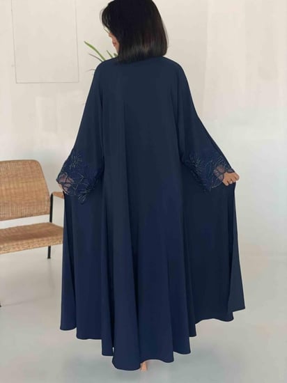 عبايات بقصة مختلفة-عزة المتميزة