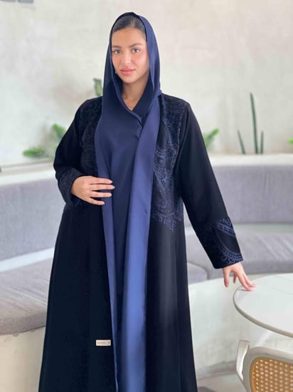 عبايات عزة المتميزة - عبايات فخمة سوداء