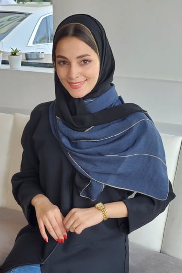 طرحه ملونه - طرحه كحلي مخططه ذهبي