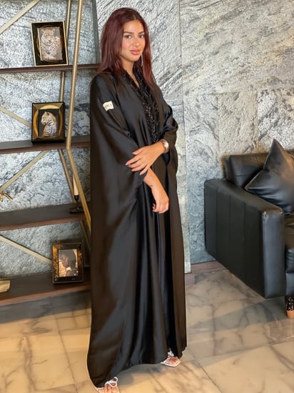 عبايات جده - بشت اسود - عبايات عزة المتميزة