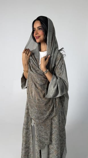 عباية حرير ديباج رمادي١