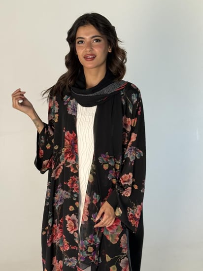 عباية الحرير بالورود اسود ٢
