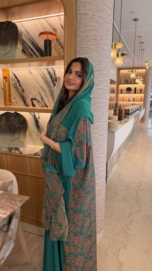 عبايات حرير بالرياض