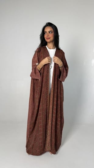 عباية حرير ايوان وردي