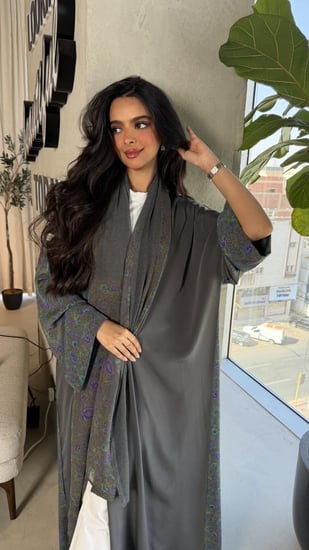 عباية حرير فلورا رمادي