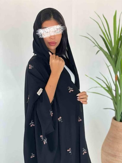 عباية سوداء انيقه-عزةو المتميزة