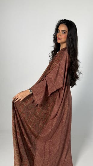 عباية حرير ايوان وردي