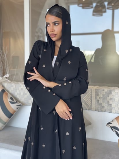 عباية الورود الذهبيه