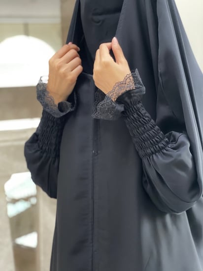 عباية راس بكم مطاط وكلفه