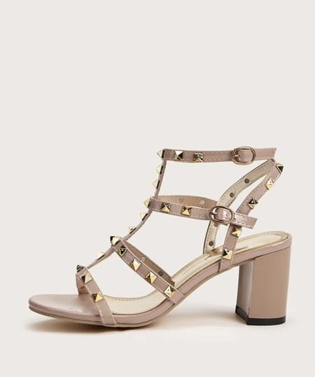 كعب عالي عريض