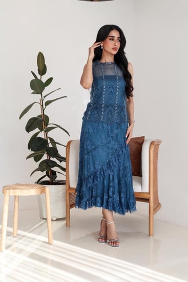 طقم تنورة دانتيل وبلوزة شك كريستال فاخر