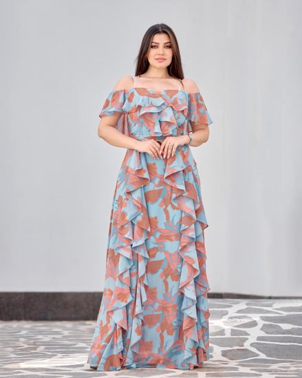 فستان مشجّر بإطلالة جذابة