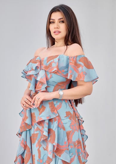 فستان مشجّر بإطلالة جذابة