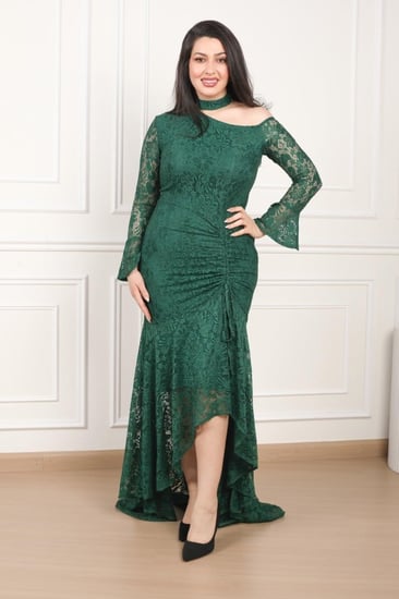 فستان دانتيل اخضر كتف واحد واكمام طويلة وواسعه