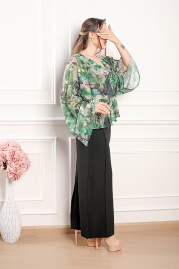 بلوزة شيفون مشجر على الخصر تطريز سهره