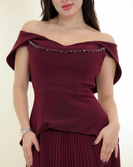 فستان ناعم طويل بقصة أوف شولدر