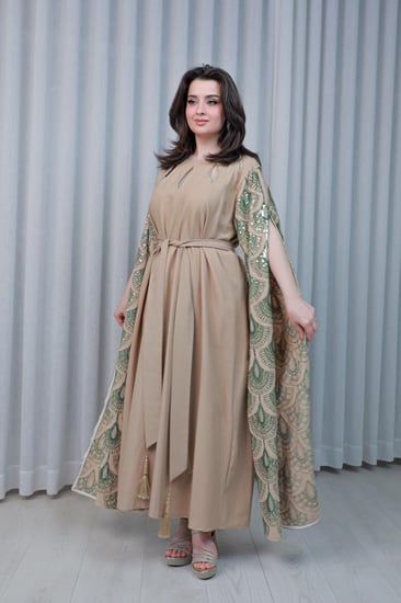 جلابية كويتية لون ذهبي باكمام طويلة