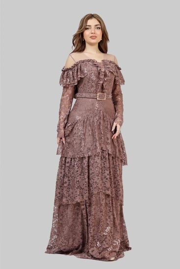 فستان ناعم دانتيل بأكمام طويلة وحزام أنيق