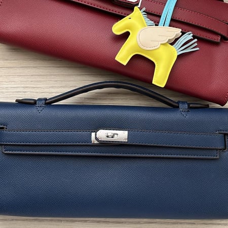 Kelly Cut clutch Dark blue || كايلي كت كلوتش الكحلي