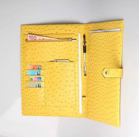 فولدر  الأصفر بجلد النعام