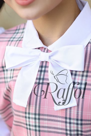 مريول ابتدائي وردي كاروه بفيونكة بيضاء كبيرة