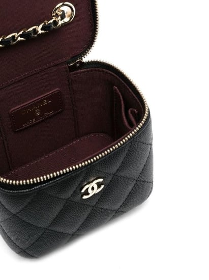 شنطه كروس من شانيل