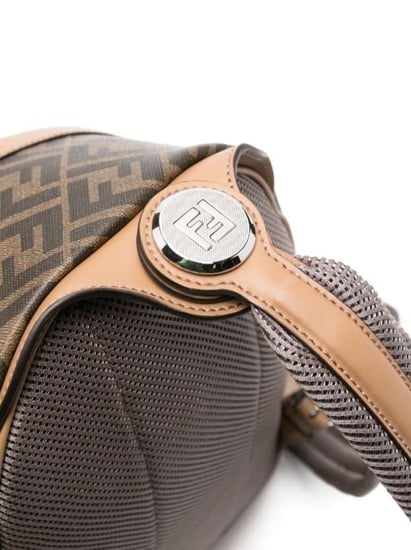 شنطة ظهر فندي